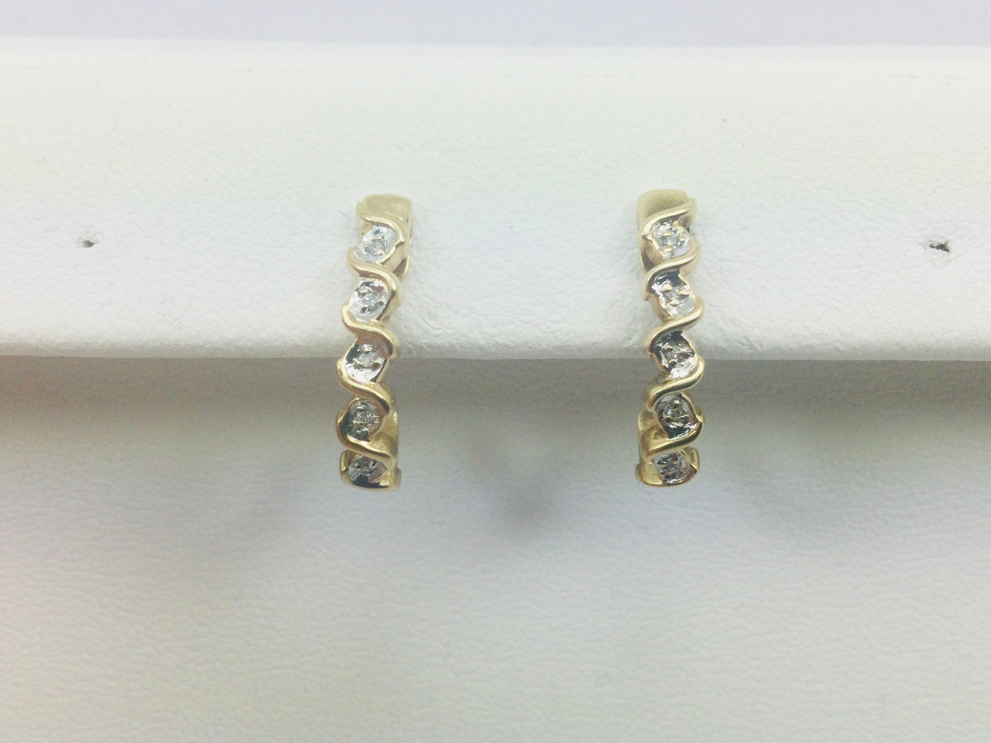 10k Yellow Gold Round Cut 5pt Diamond Row Set Earrings