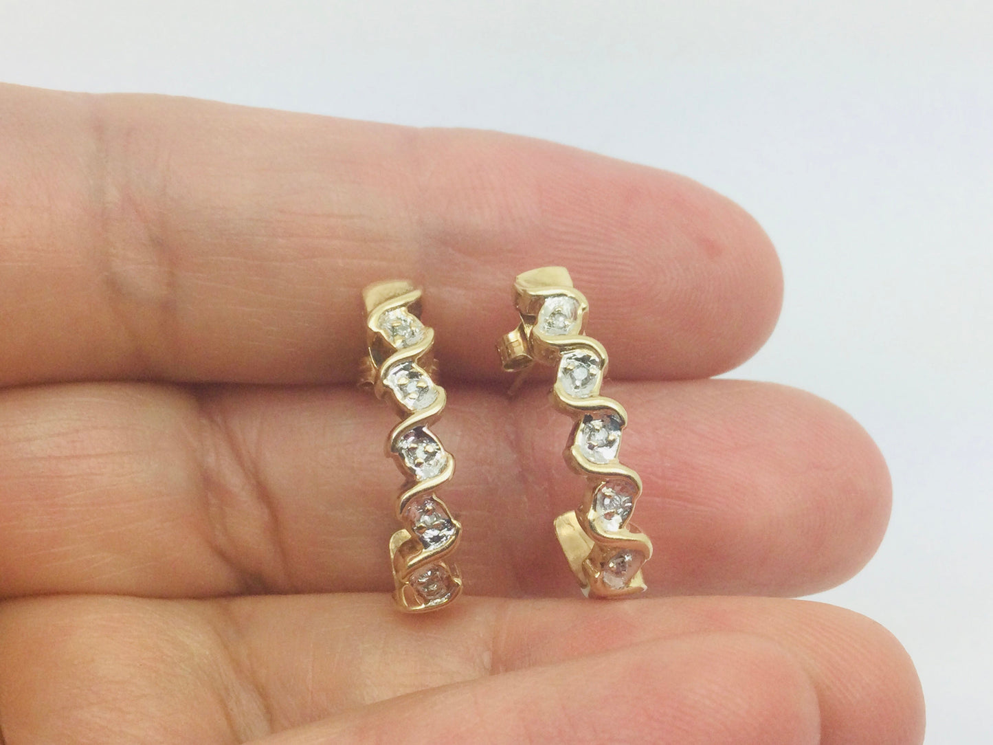 10k Yellow Gold Round Cut 5pt Diamond Row Set Earrings
