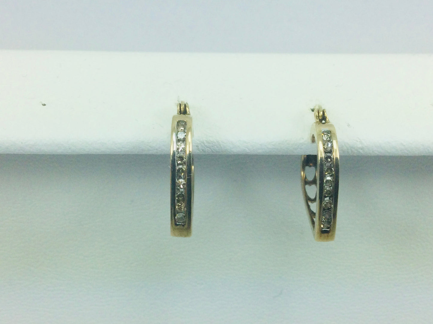 10k Yellow Gold Round Cut 18pt Diamond Row Set Heart Earrings