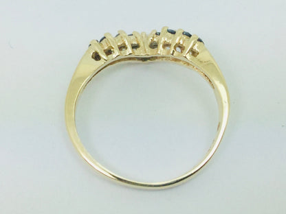 10k Yellow Gold Round Cut 12pt Sapphire & Diamond Chevron Ring