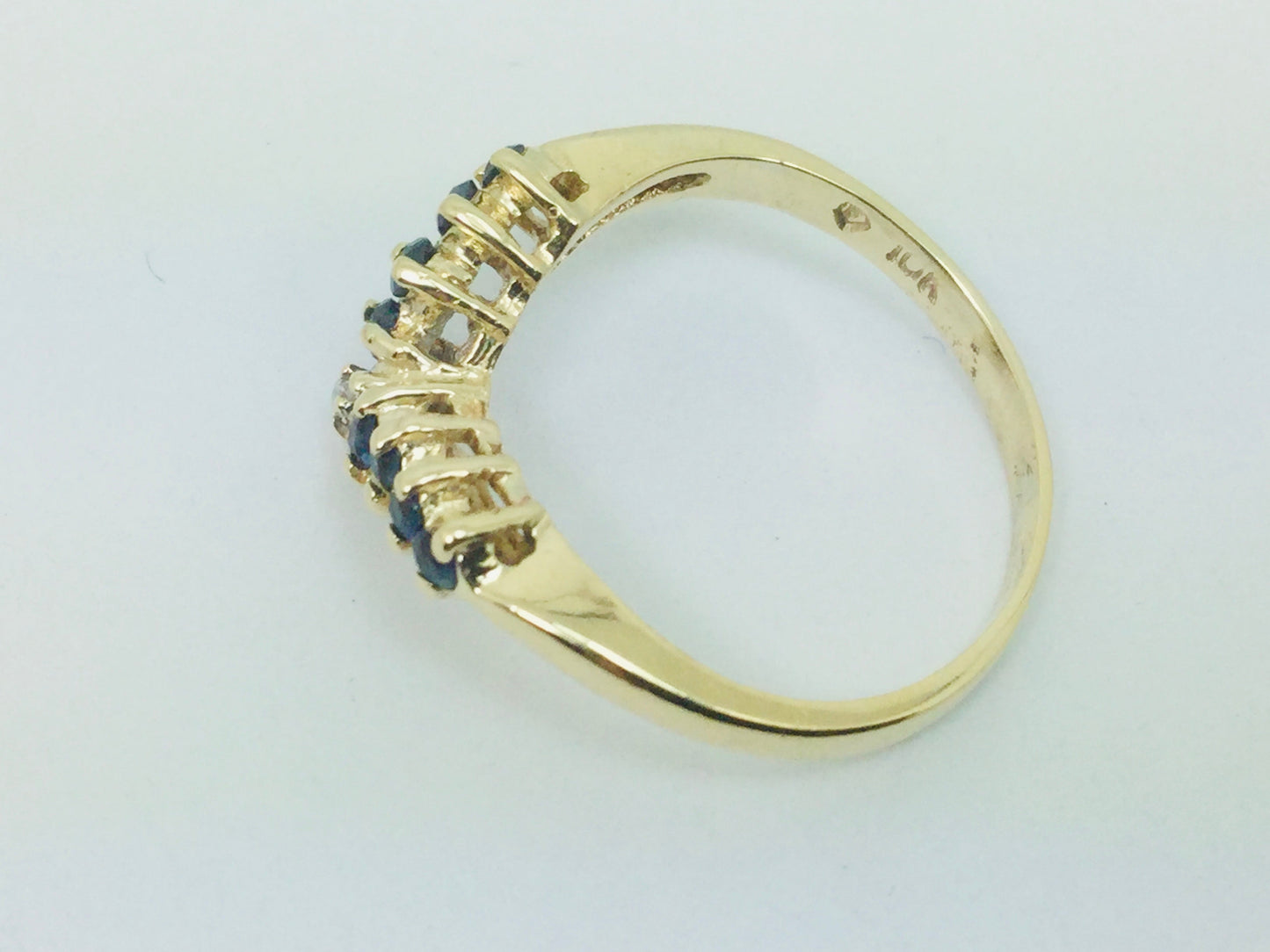 10k Yellow Gold Round Cut 12pt Sapphire & Diamond Chevron Ring