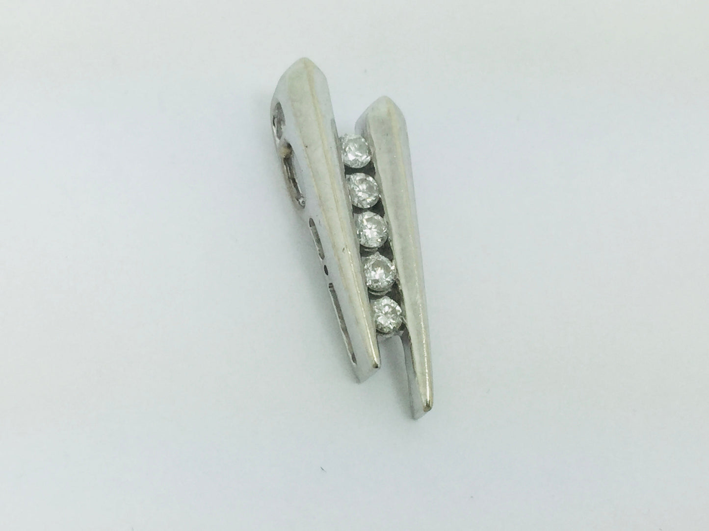 14k White Gold Round Cut 20pt Diamond Channel Set Pendent