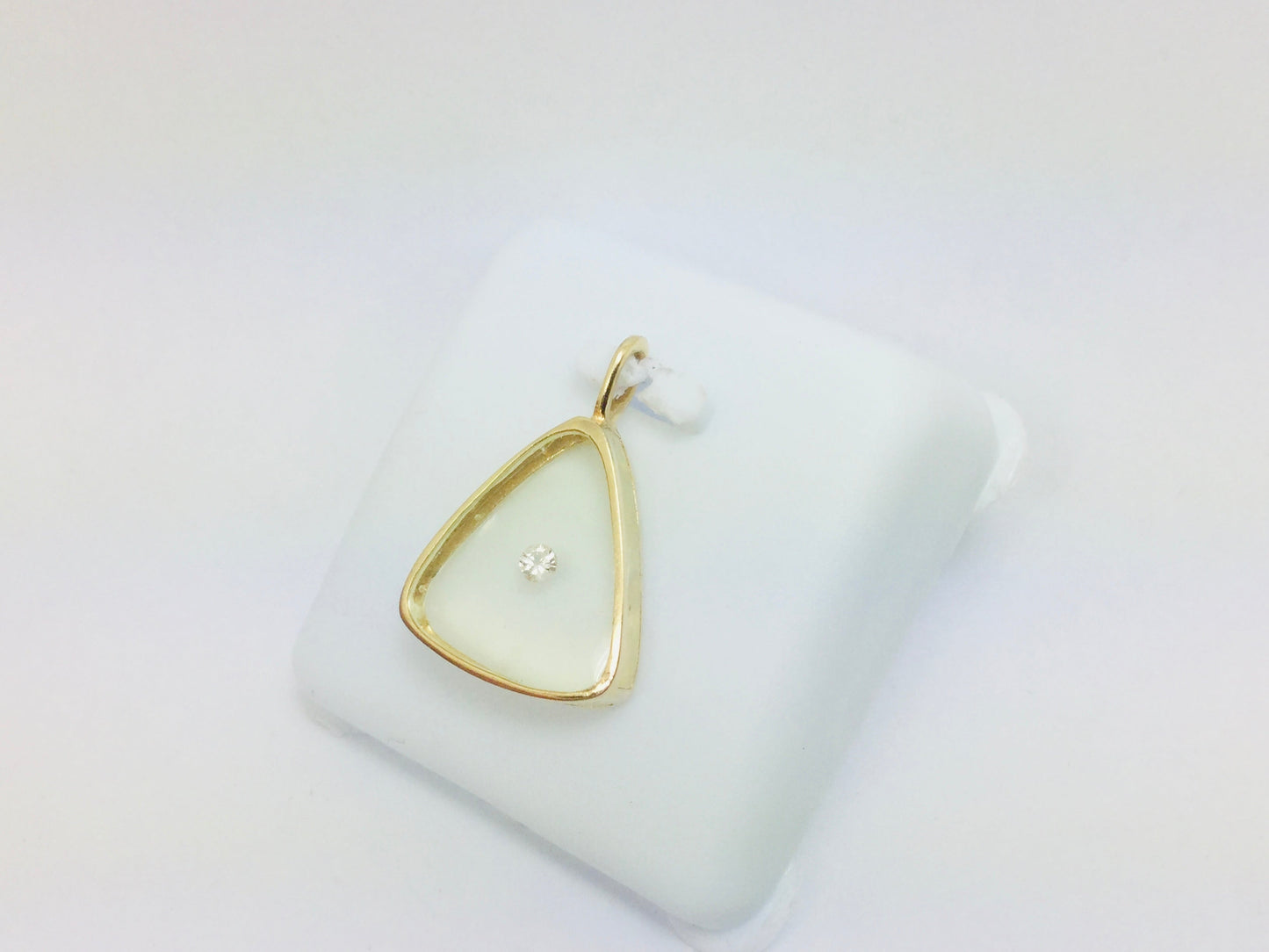 14k Yellow Gold Round Cut 3pt Floating Diamond Triangle Pendent