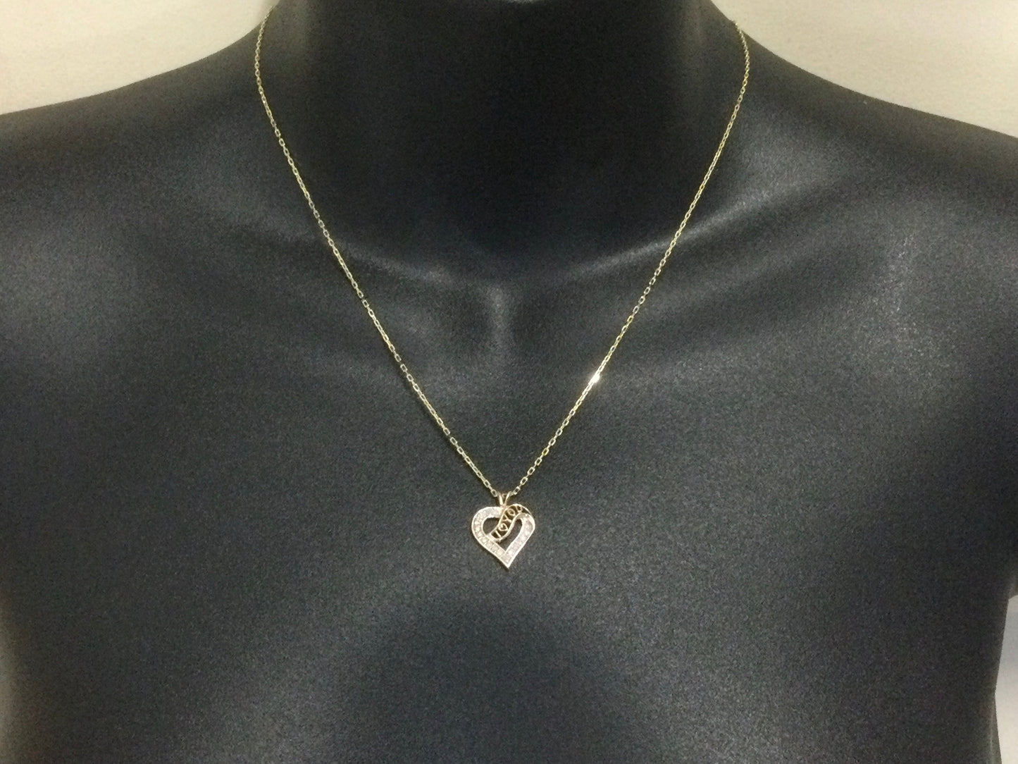 10k Yellow Gold Round Cut 17pt Diamond Heart I Love You Pendent / Charm