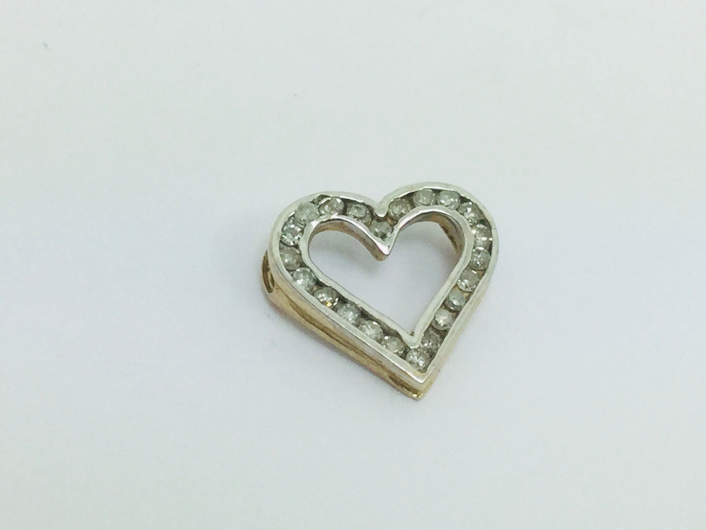 10k Yellow Gold Round Cut 11pt Diamond Heart Pendent