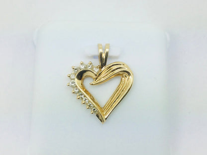 14k Yellow Gold Round Cut 17pt Diamond Heart Pendent