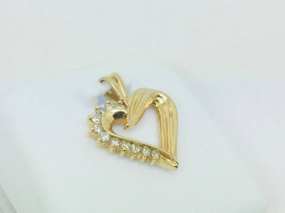 14k Yellow Gold Round Cut 17pt Diamond Heart Pendent
