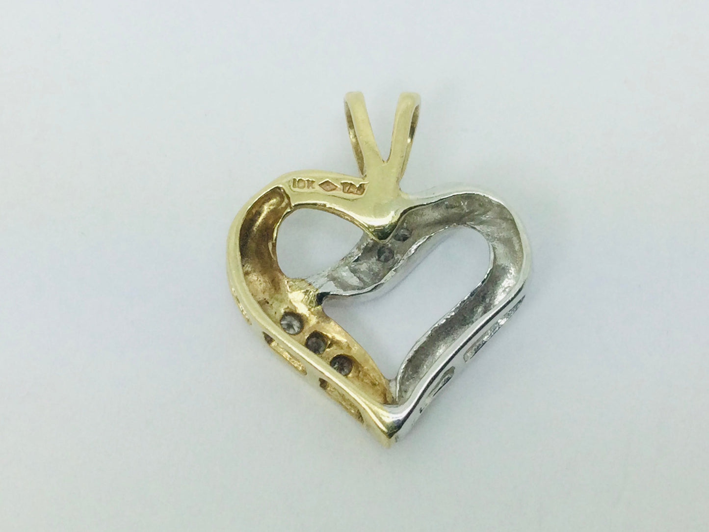 10k White and Yellow Gold Round Cut 5pt Diamond Heart Pendent