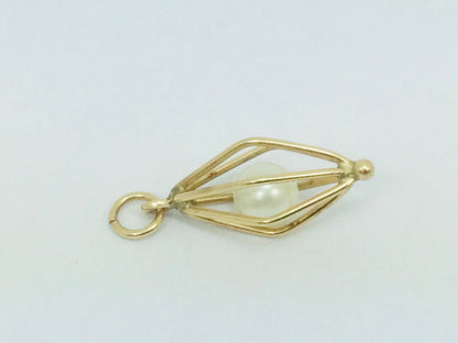 10k Yellow Gold Pearl Pendent