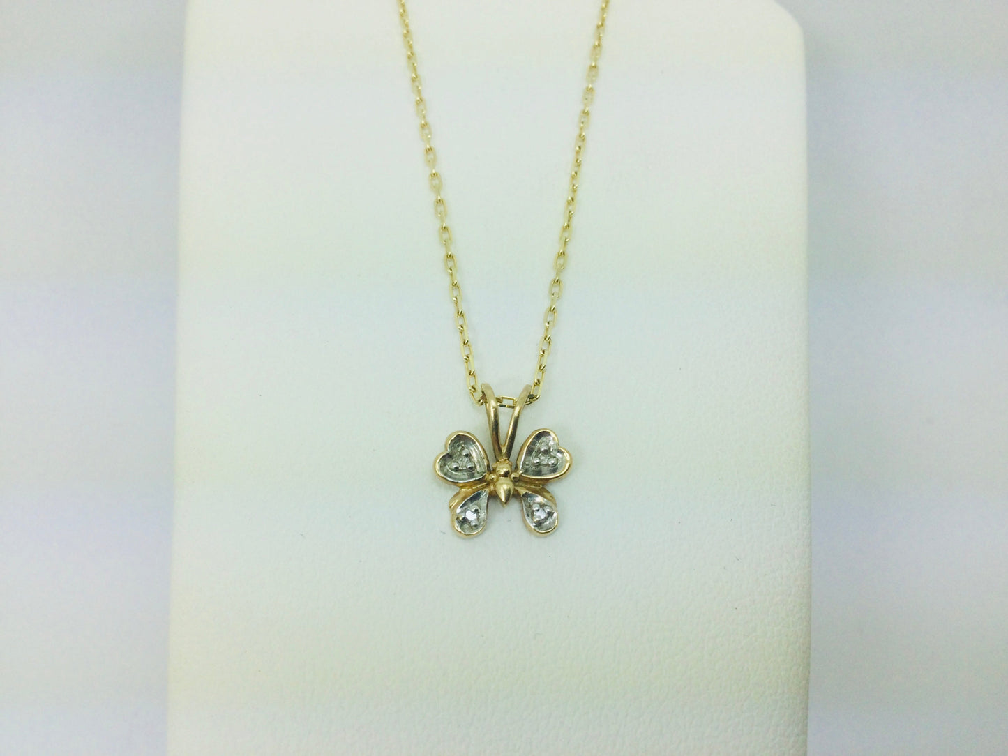 10k Yellow Gold Round Cut 4pt Diamond Butterfly Pendent