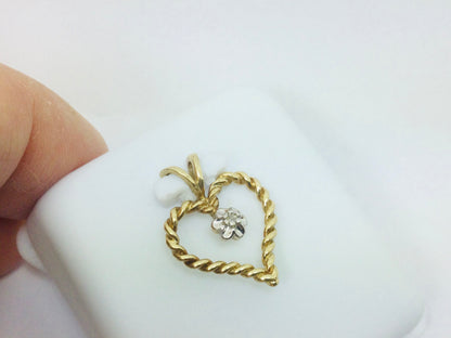 10k Yellow Gold Round Cut 1pt Diamond Heart Pendent