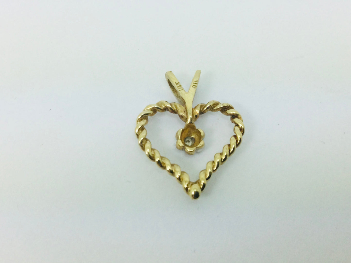 10k Yellow Gold Round Cut 1pt Diamond Heart Pendent