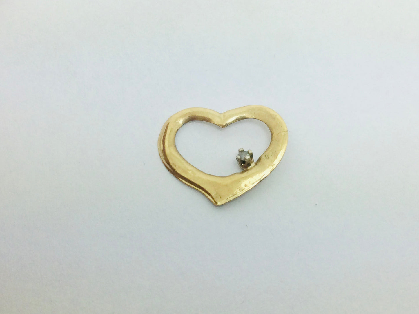 10k Yellow Gold Round Cut 1pt Diamond Heart Pendent