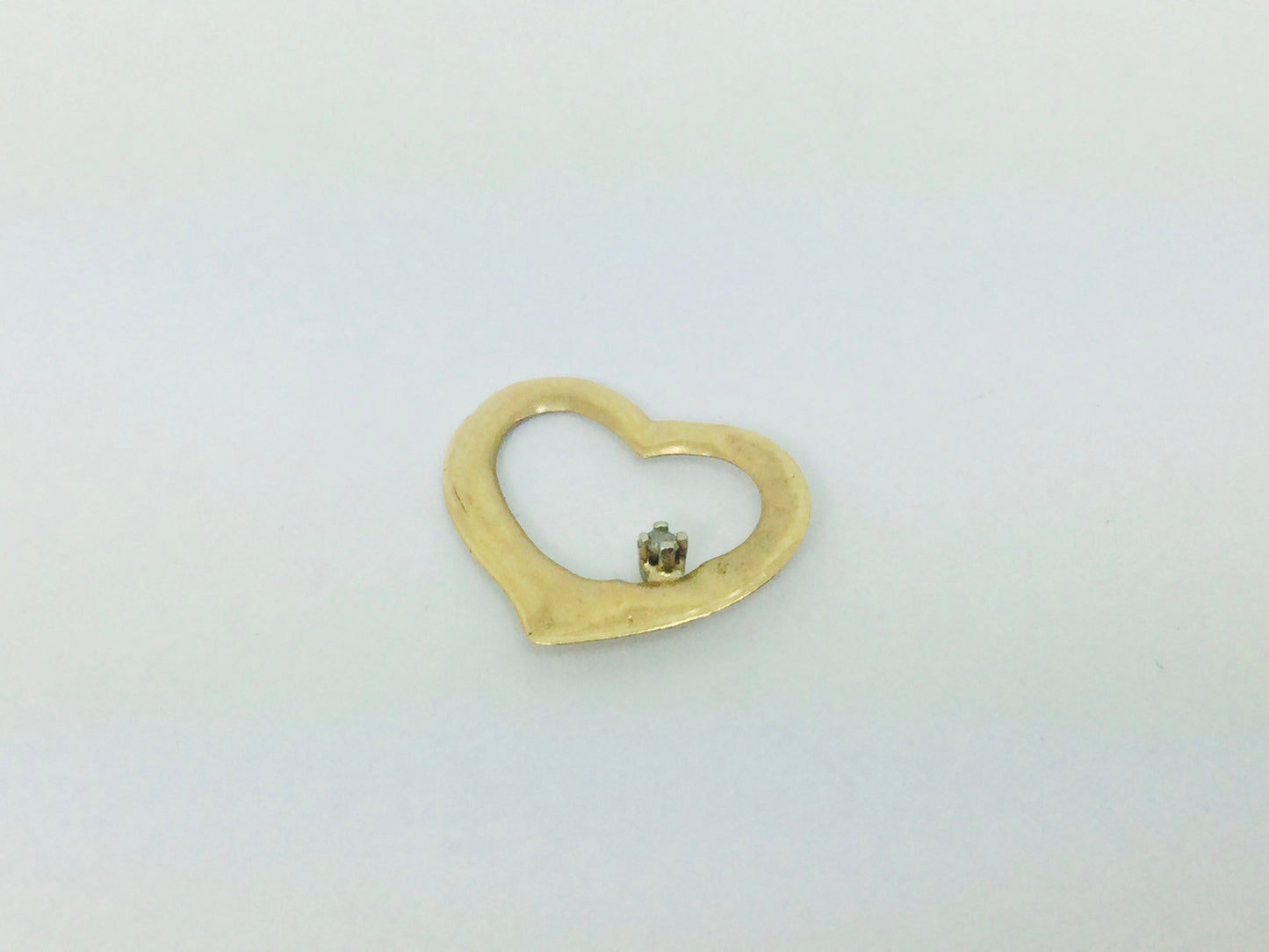 10k Yellow Gold Round Cut 1pt Diamond Heart Pendent