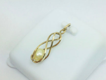 10k Yellow Gold Pearl Twisted Pendent