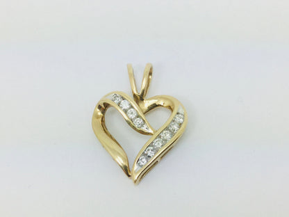 10k Yellow Gold Round Cut 45pt Diamond Heart Pendent