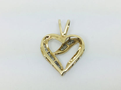 10k Yellow Gold Round Cut 45pt Diamond Heart Pendent