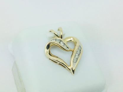10k Yellow Gold Round Cut 26pt Diamond Heart Pendent