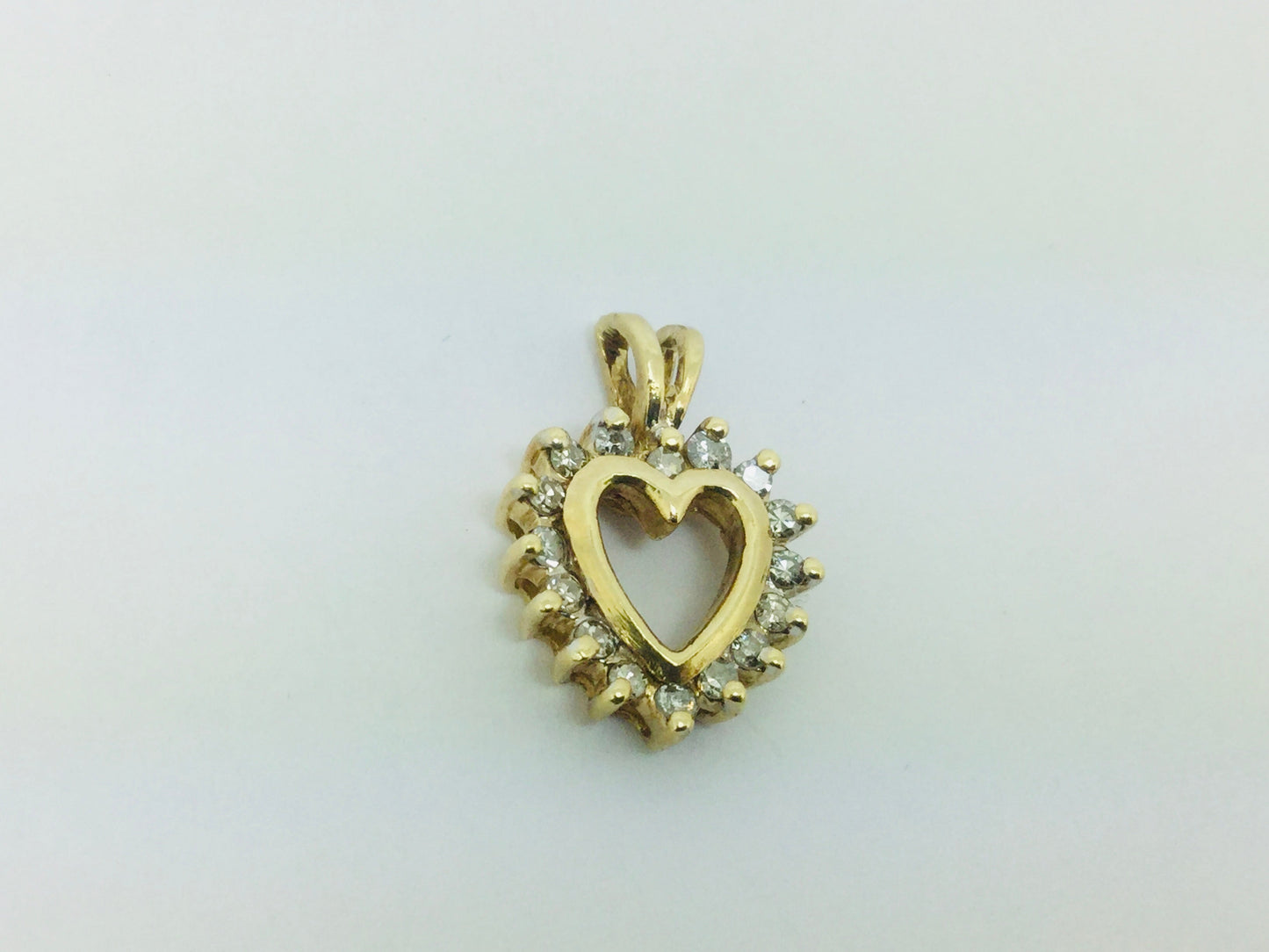 14k Yellow Gold Round Cut 24pt Diamond Heart Pendent