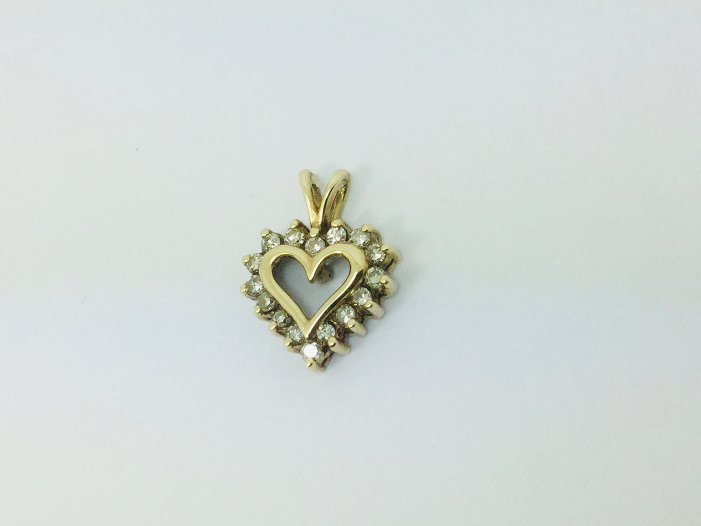 10k Yellow Gold Round Cut 24pt Diamond Heart Pendent