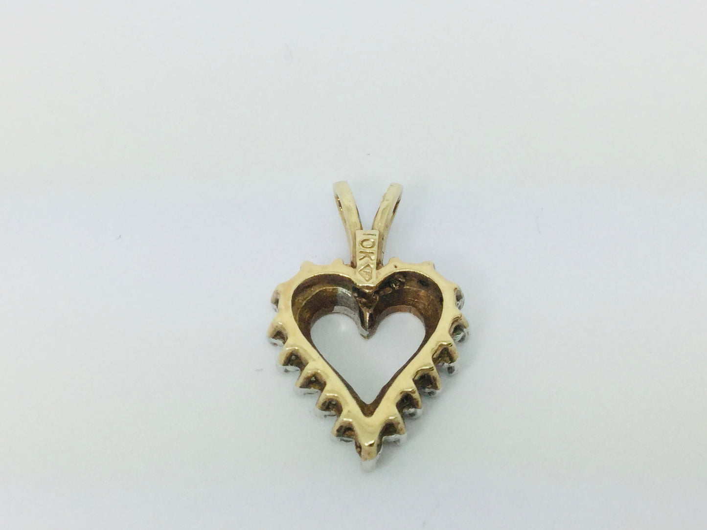 10k Yellow Gold Round Cut 18pt Diamond Heart Pendent