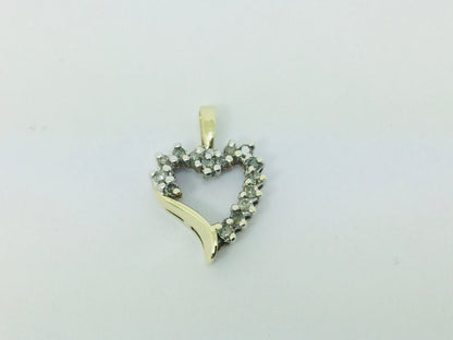 10k Yellow Gold Round Cut 15pt Diamond Heart Pendent
