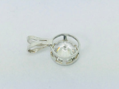 10k White Gold Round Cut Cubic Zirconia (CZ) Solitaire Pendent