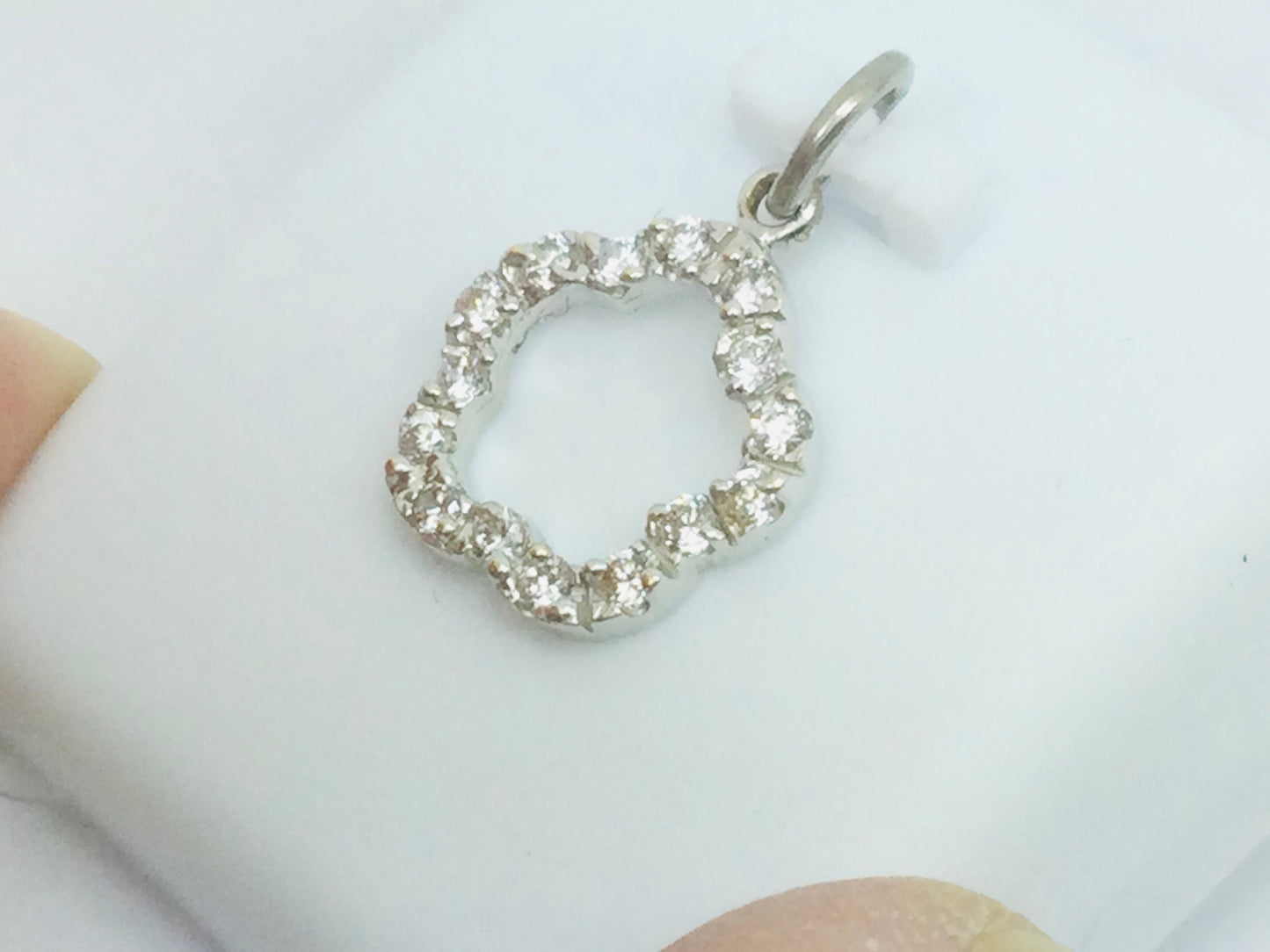 14k White Gold Round Cut 22pt Cubic Zirconia (CZ) Flower Star Pendent