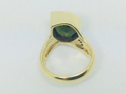 18k Yellow Gold Pear Cut 3ct Peridot August Birthstone & 6pt Diamond Accent Ring