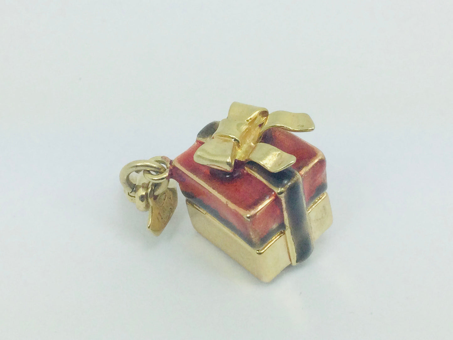 18k Yellow Gold Rosato Present Pendent