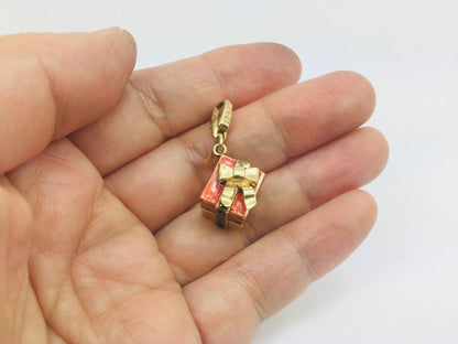 18k Yellow Gold Rosato Present Pendent
