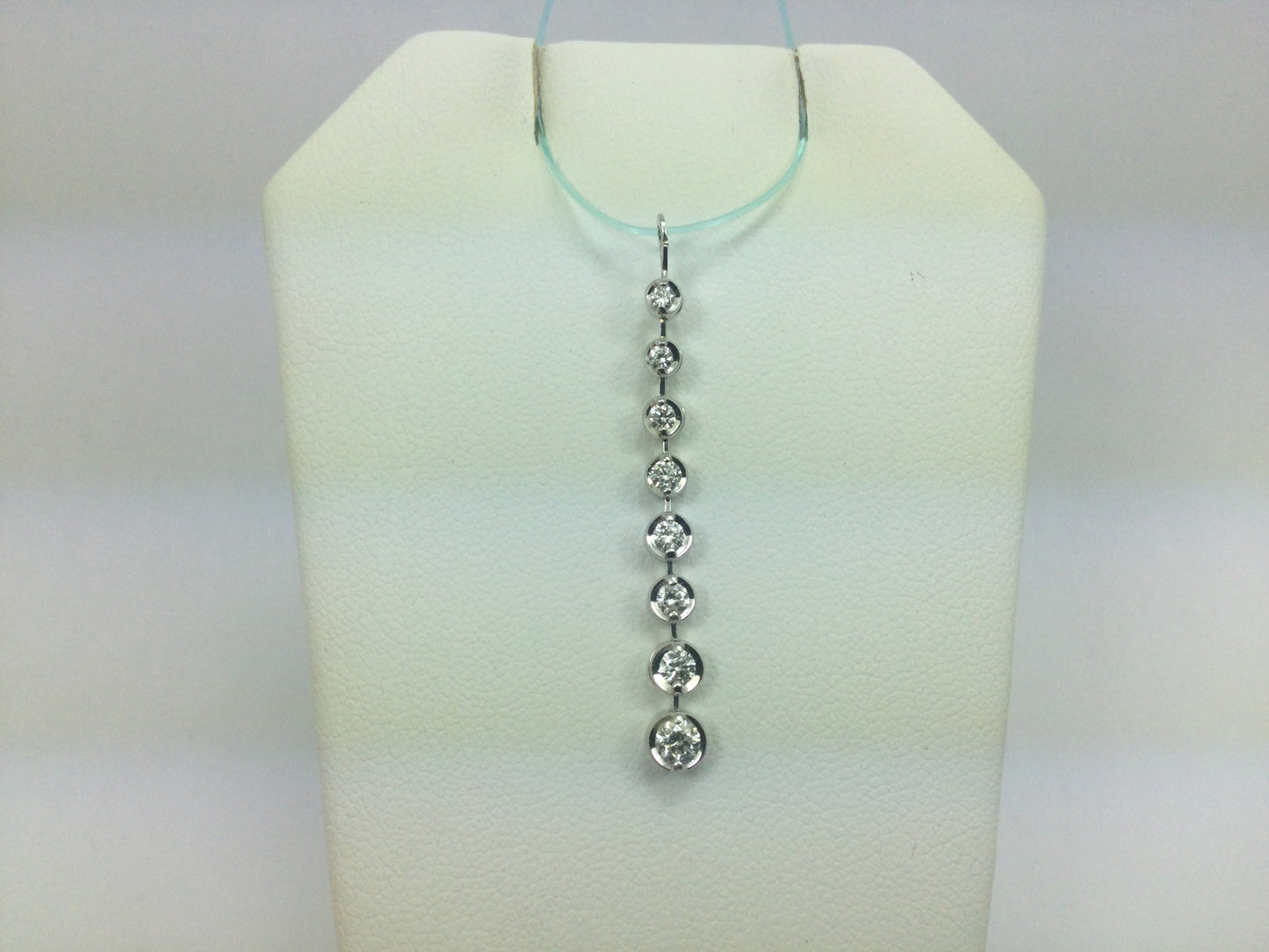 18k White Gold Round Cut 1.23ct Diamond Pendent and Dangle Earring Set