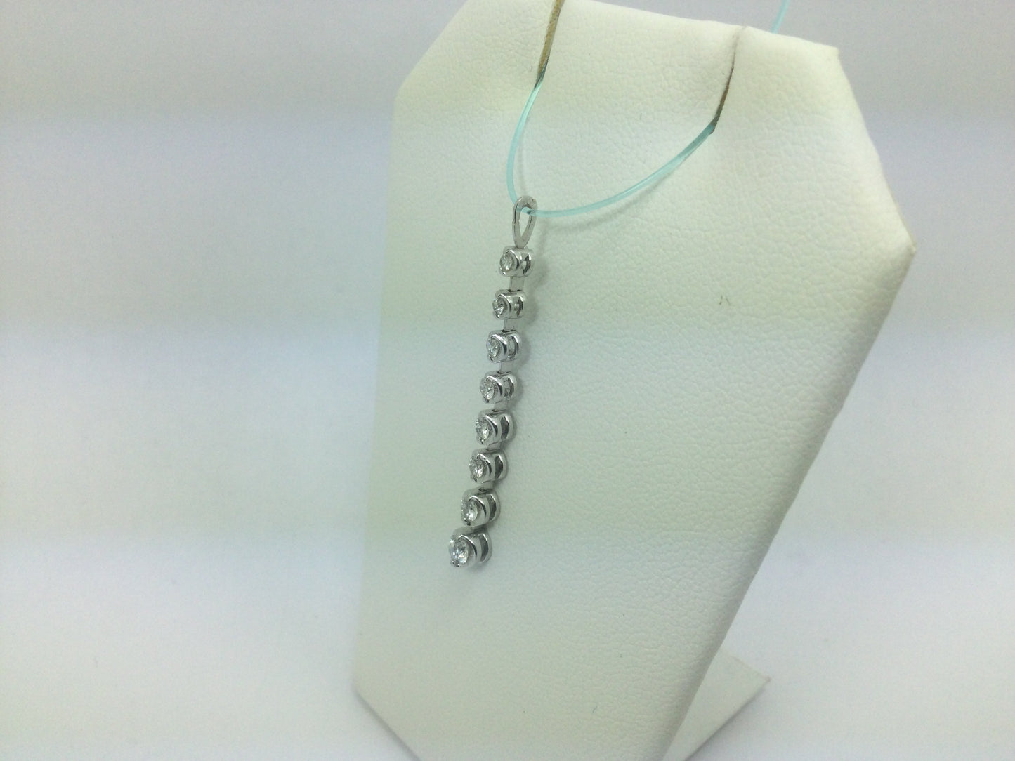 18k White Gold Round Cut 1.23ct Diamond Pendent and Dangle Earring Set