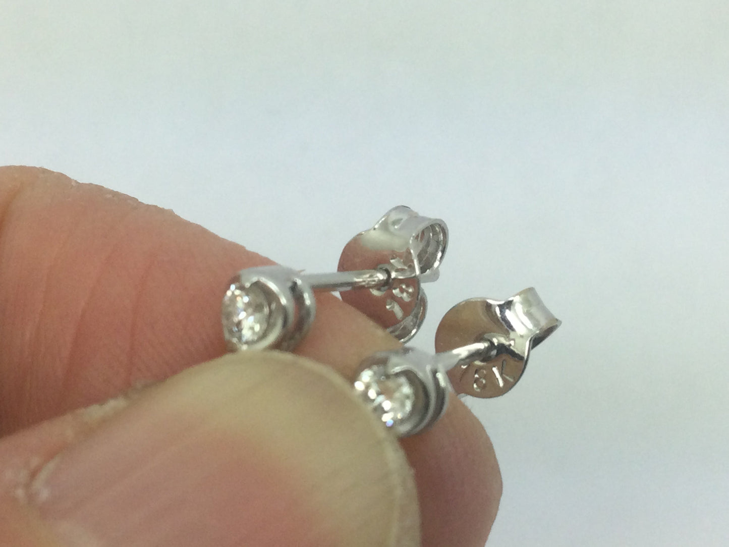 18k White Gold Round Cut 1.23ct Diamond Pendent and Dangle Earring Set