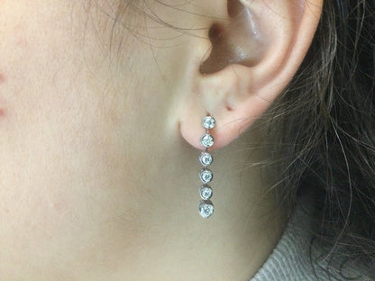 18k White Gold Round Cut 1.23ct Diamond Pendent and Dangle Earring Set