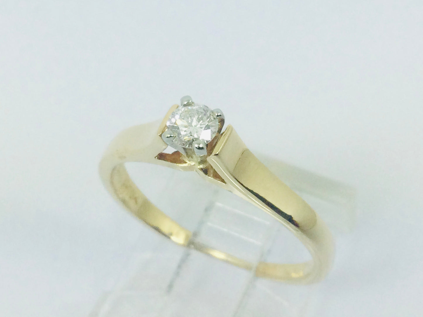 14k Yellow Gold Round Cut 16pt Diamond Solitaire Ring