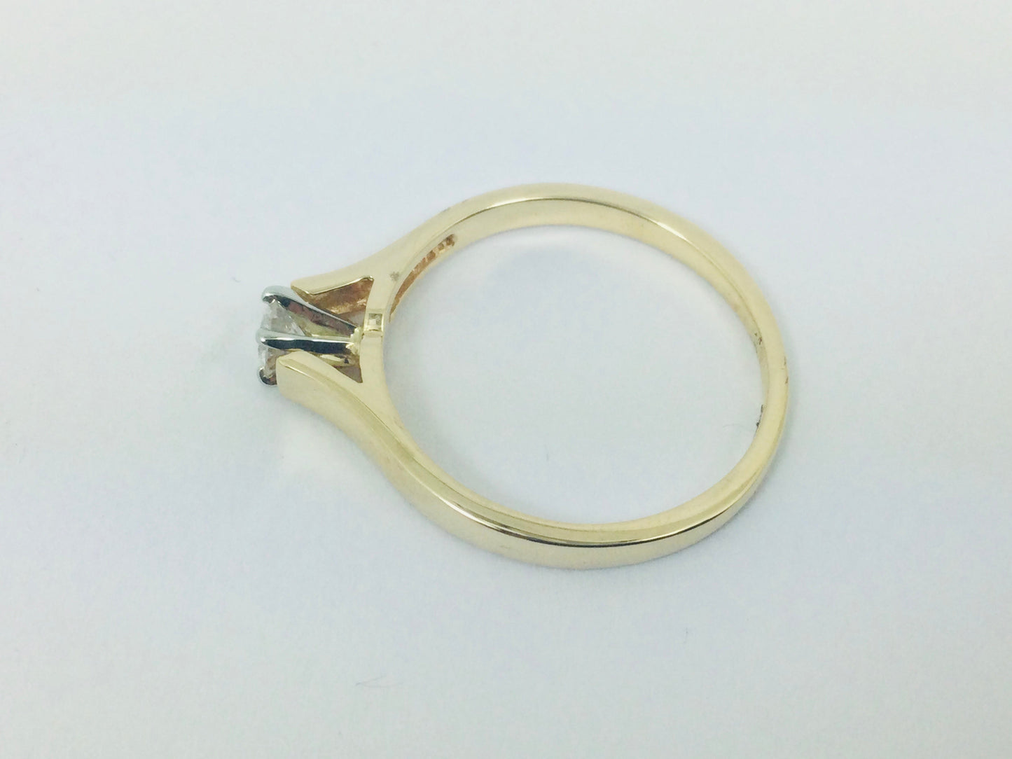 14k Yellow Gold Round Cut 16pt Diamond Solitaire Ring