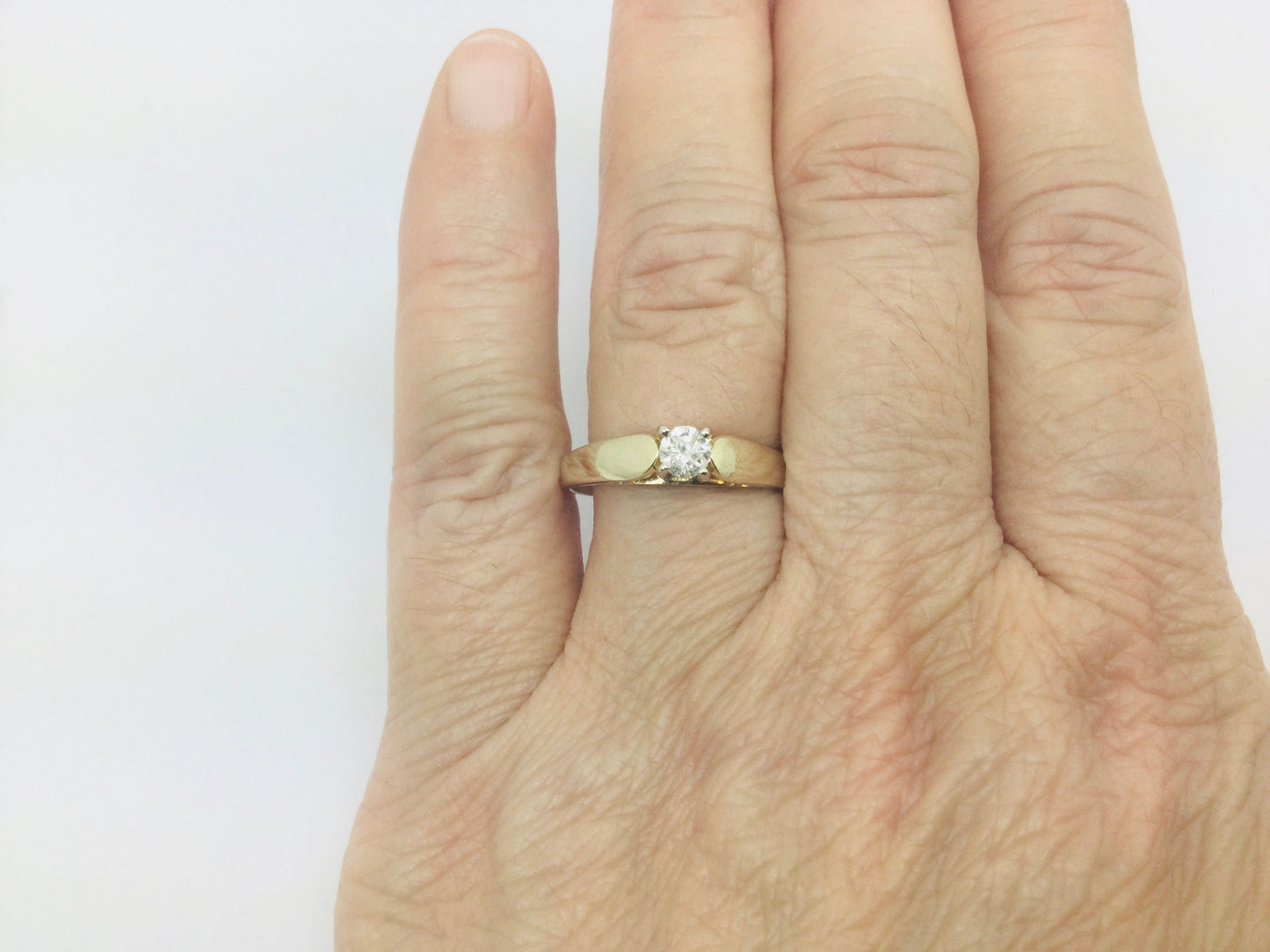14k Yellow Gold Round Cut 0.20ct Diamond Solitaire Ring