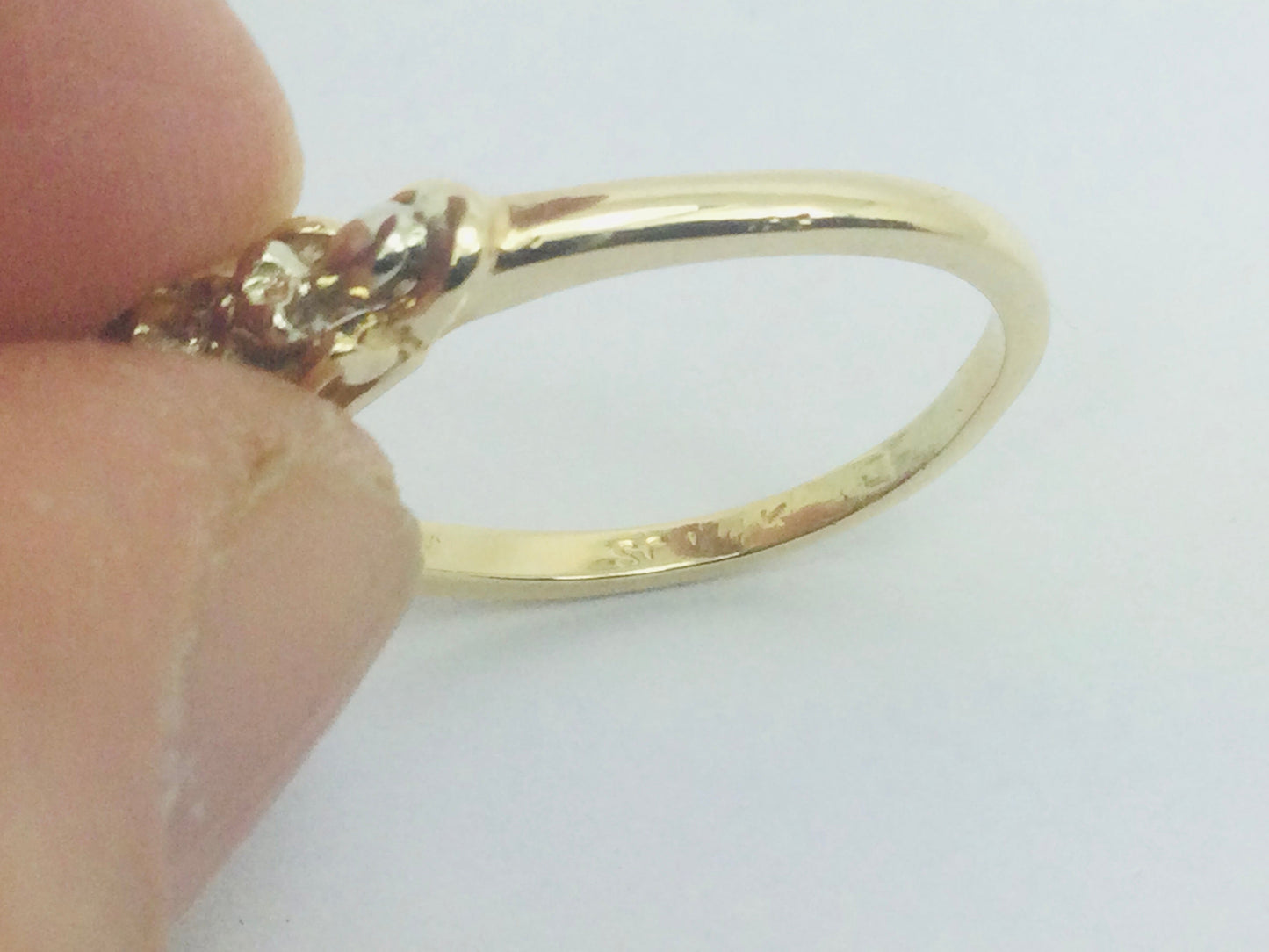 14k Yellow and White Gold Round Cut 10pt Diamond Vintage Solitaire Ring