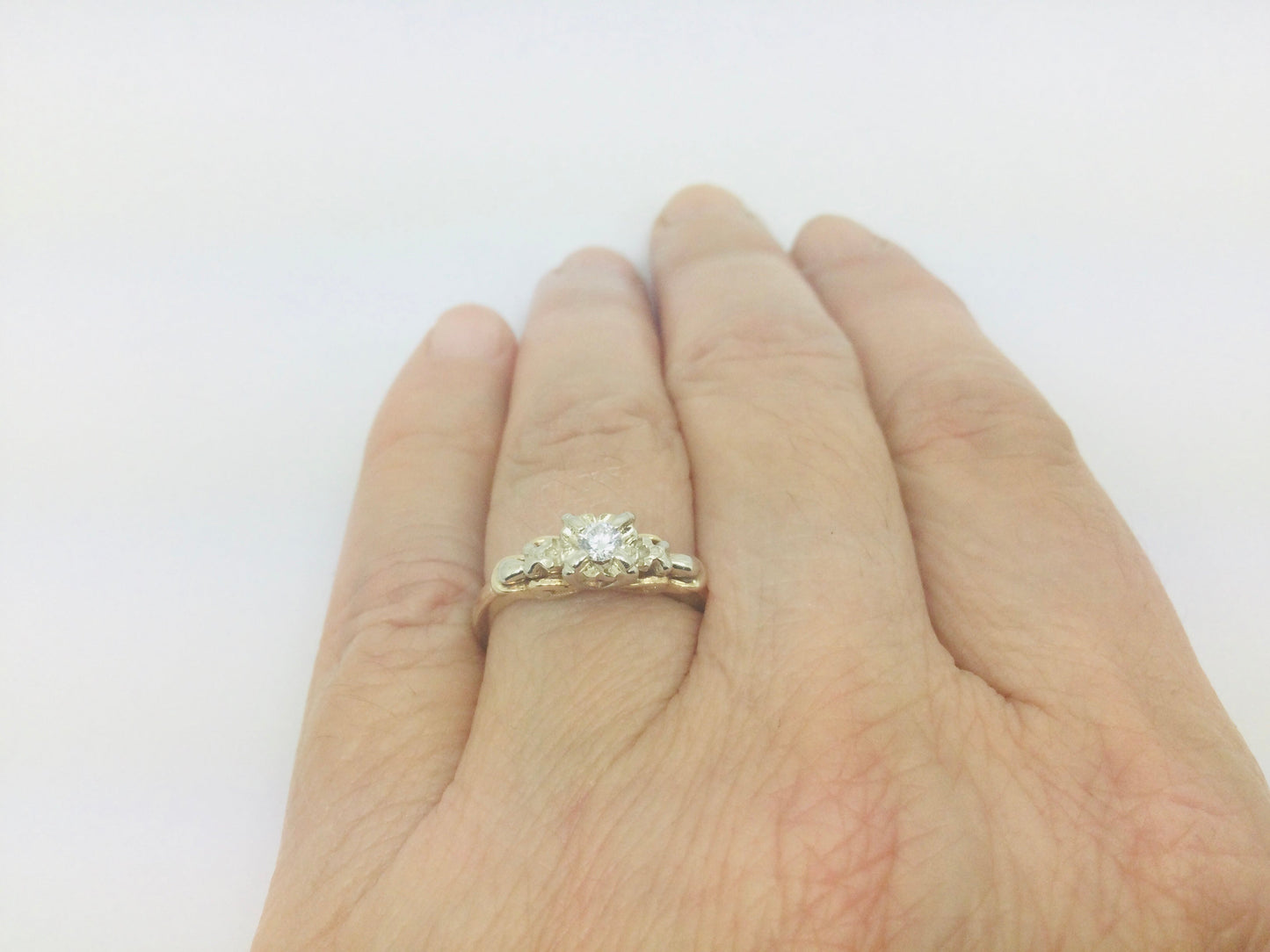 14k Yellow and White Gold Round Cut 10pt Diamond Vintage Solitaire Ring