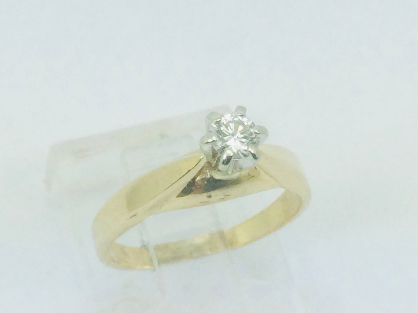 14k Yellow Gold Round Cut 16pt Diamond Solitaire Ring