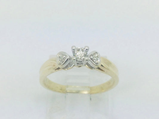 10k Yellow Gold Round Cut 14pt Diamond Heart Ring