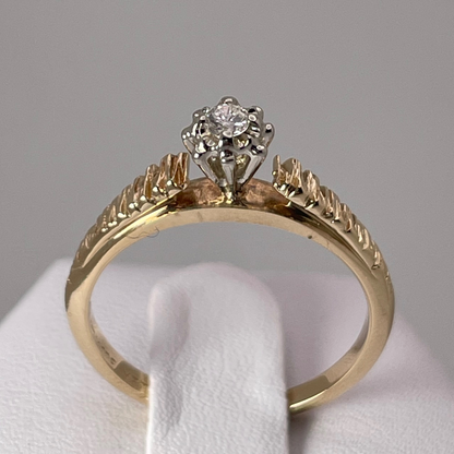 14k Yellow Gold Round Cut 0.06ct Diamond Illusion Set Ring