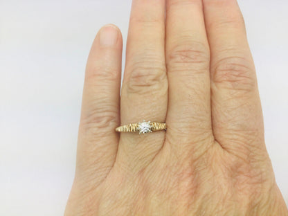 14k Yellow Gold Round Cut 0.06ct Diamond Illusion Set Ring