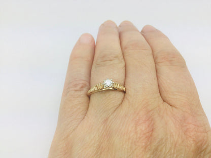 14k Yellow Gold Round Cut 0.06ct Diamond Illusion Set Ring