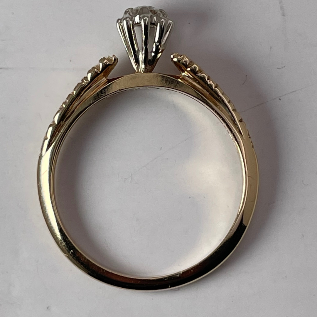 14k Yellow Gold Round Cut 0.06ct Diamond Illusion Set Ring