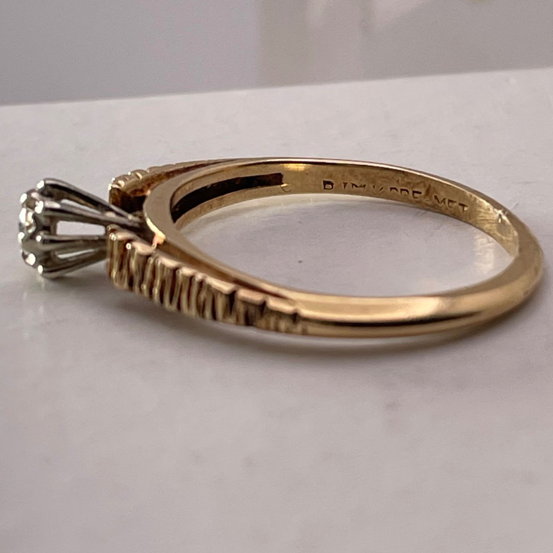 14k Yellow Gold Round Cut 0.06ct Diamond Illusion Set Ring