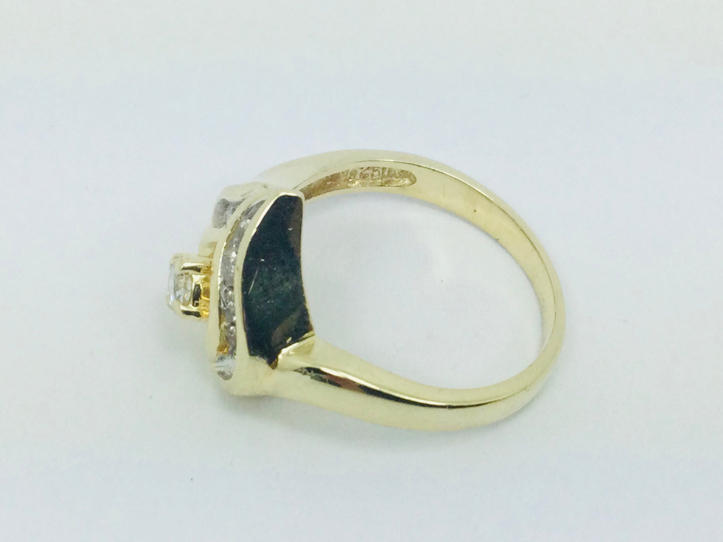 14k Yellow Gold 27pt Round Cut Diamond Heart Ring