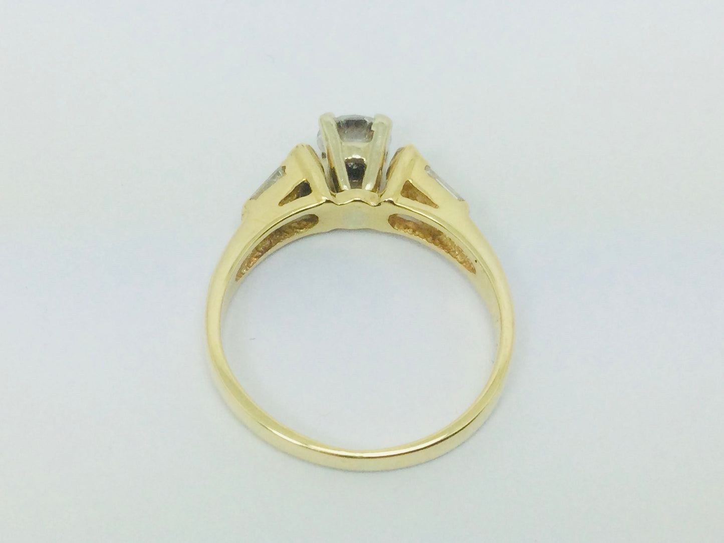 18k Yellow Gold 84pt Round Cut Diamond Engagement Ring