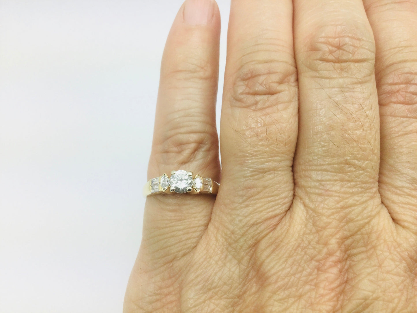 18k Yellow Gold 84pt Round Cut Diamond Engagement Ring